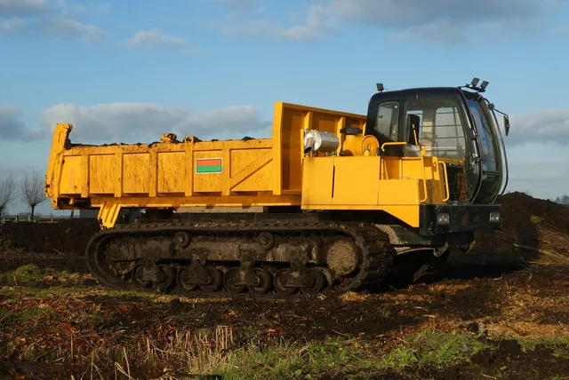 tracked dumper, few, machine, tracked vehicles, construction, off, machinery, dump truck, battery charger, dump truck, dump truck, dump truck, dump truck, dump truck. How OSHA and FMCSA rules shape dumpster truck dispatch in Texas